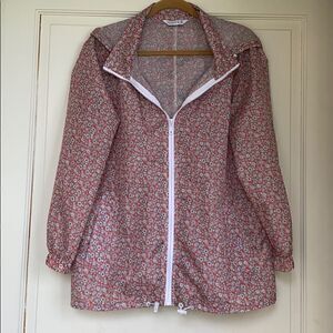 Pretty And Lightweight Water Resistant And Wind Breaker Jacket